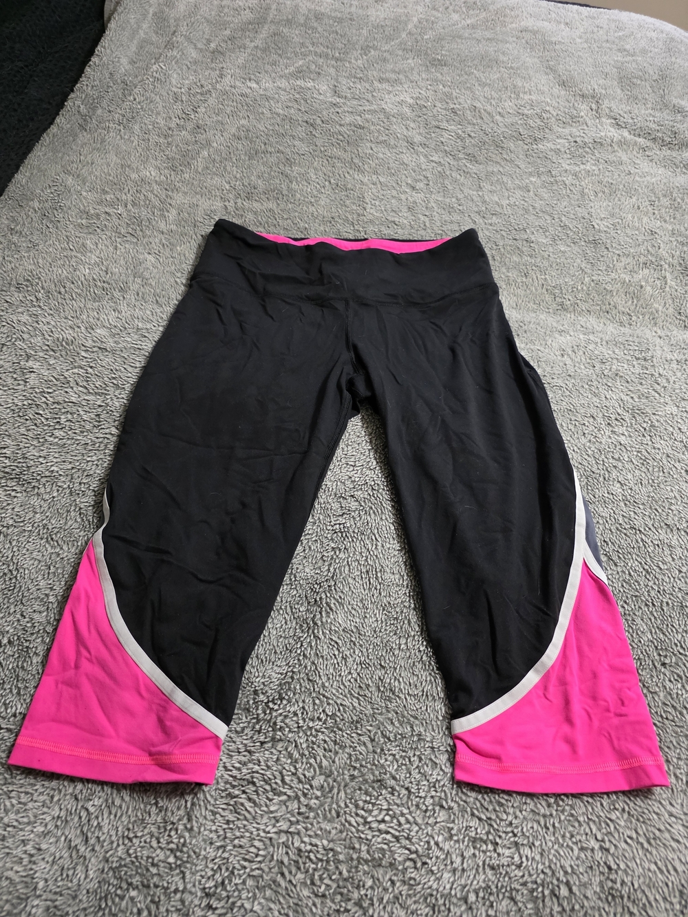 Women's Black and Hot Pink Active Capri Leggings
